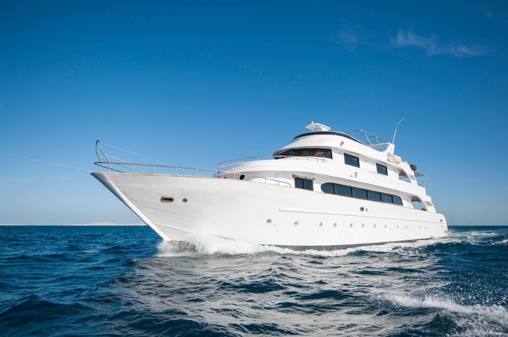 Acheter un yacht luxueux et tout confort pour la plaisance-2