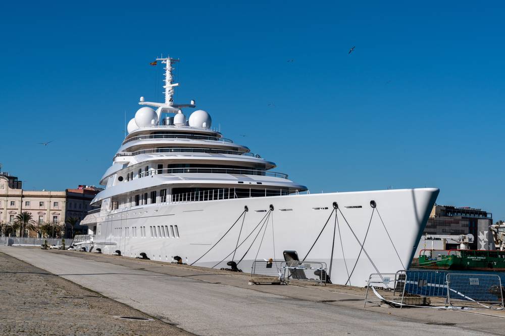 Quel est le yacht le plus long du monde ?-1